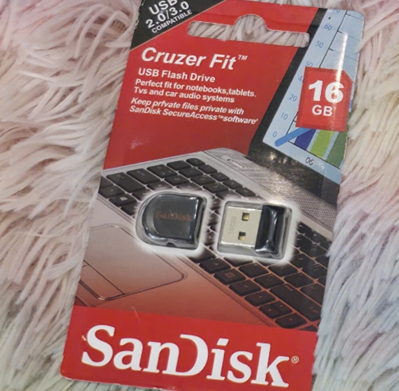 USB SanDisk 16GB